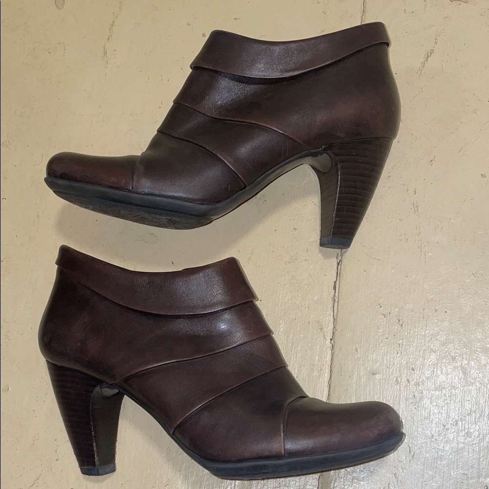 Connie Dark Brown Leather Ankle Booties - Picture 3 of 7